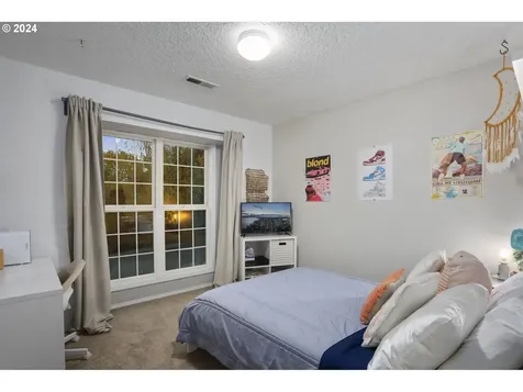 16052 SW 103rd Avenue Portland OR 97224