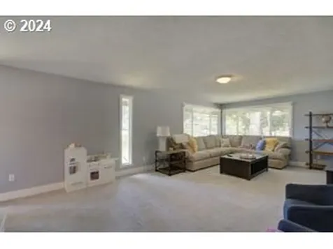 2718 Nw 102nd Street Vancouver WA 98685