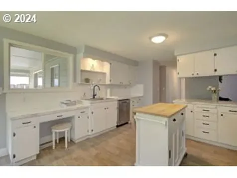 2718 Nw 102nd Street Vancouver WA 98685