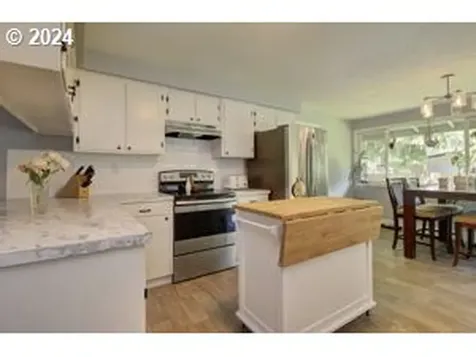 2718 Nw 102nd Street Vancouver WA 98685