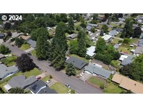 2718 Nw 102nd Street Vancouver WA 98685