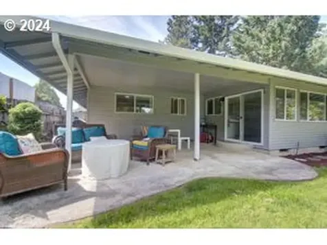 2718 Nw 102nd Street Vancouver WA 98685