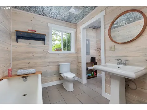 3010 Sw Anchor Avenue Lincoln City OR 97367