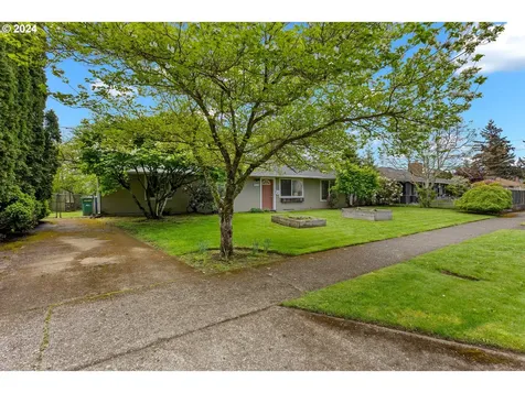 9028 Ne Thompson Street Portland OR 97220
