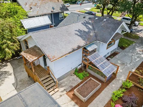 3825 SE Raymond Street Portland OR 97202