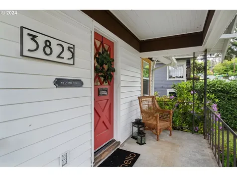3825 SE Raymond Street Portland OR 97202