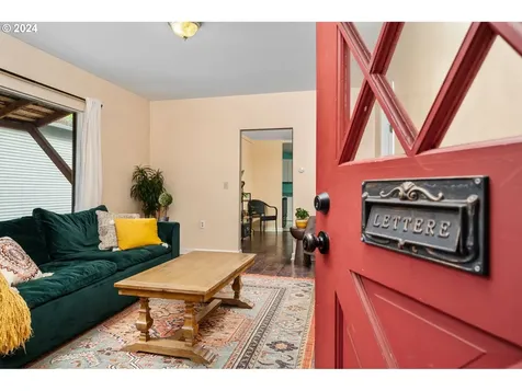 3825 SE Raymond Street Portland OR 97202