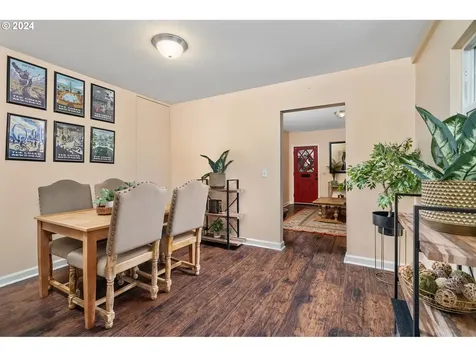 3825 SE Raymond Street Portland OR 97202