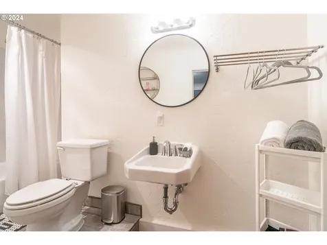 1175 2nd Street SE Bandon OR 97411
