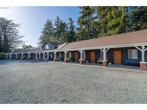 1175 2nd Street SE Bandon OR 97411
