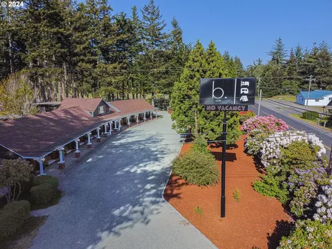 1175 2nd Street SE Bandon OR 97411