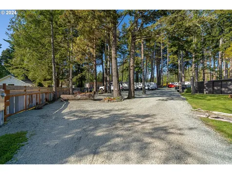 1175 2nd Street SE Bandon OR 97411
