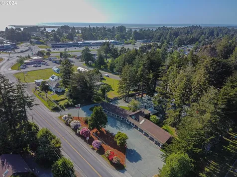 1175 2nd Street SE Bandon OR 97411