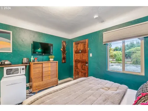 1175 2nd Street SE Bandon OR 97411