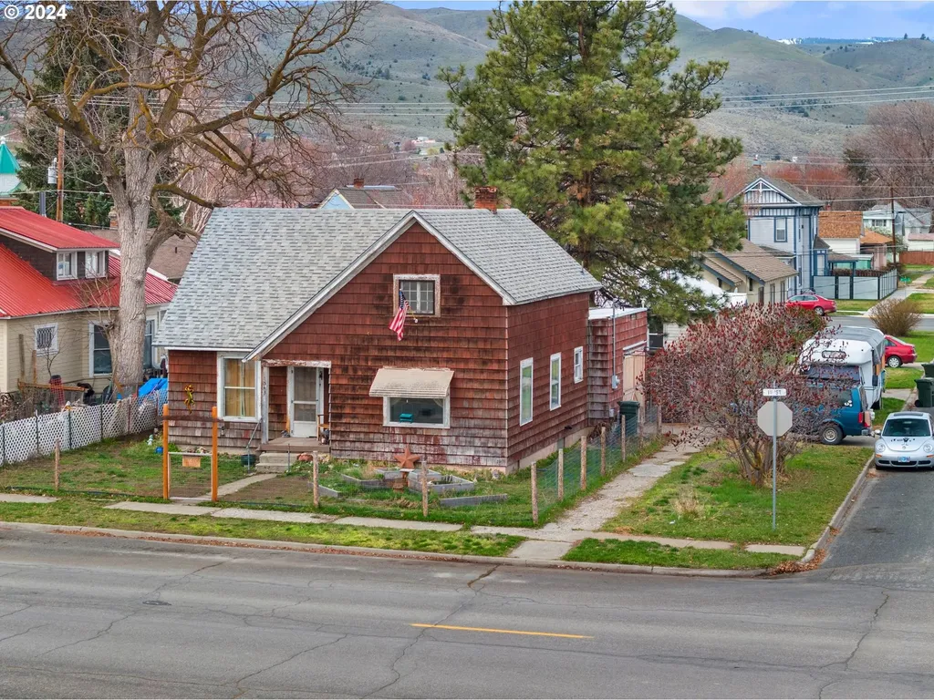 1543 1st Street Baker City OR 97814