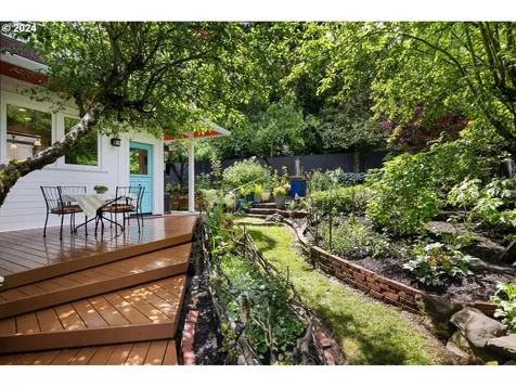 3320 Nw Thurman Street Portland OR 97210