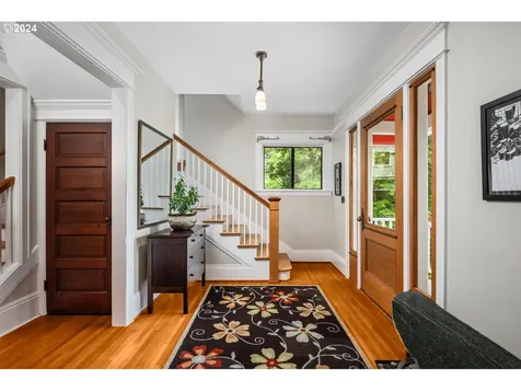3320 Nw Thurman Street Portland OR 97210