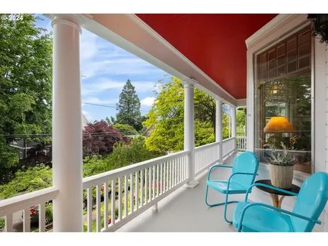 3320 Nw Thurman Street Portland OR 97210
