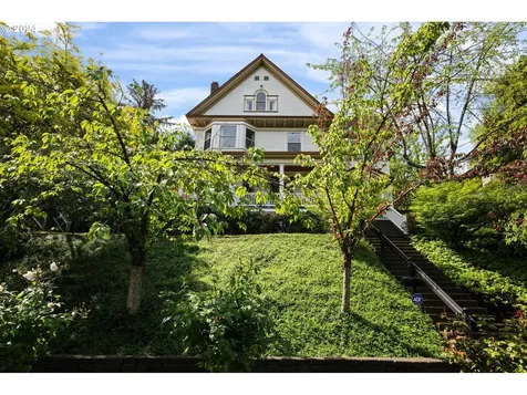 3320 Nw Thurman Street Portland OR 97210