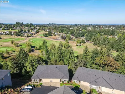 962 Sahalee Court SE Salem OR 97306