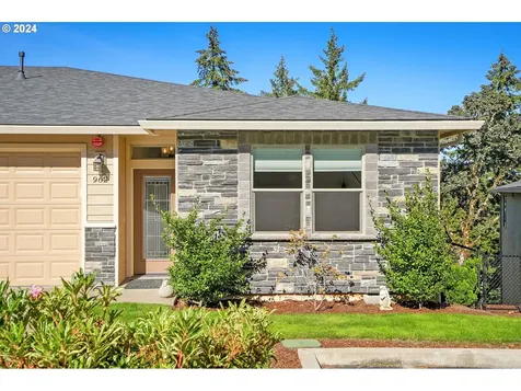 962 Sahalee Court SE Salem OR 97306