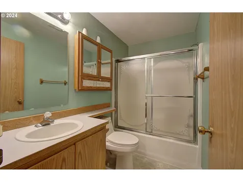 15712 NE 92nd Street Vancouver WA 98682