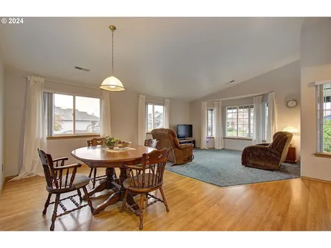 15712 NE 92nd Street Vancouver WA 98682