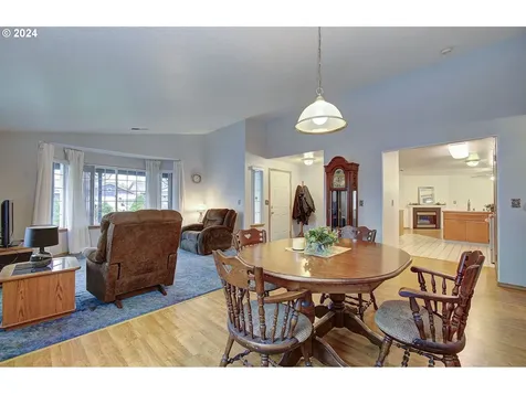 15712 NE 92nd Street Vancouver WA 98682