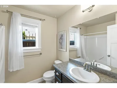 1813 Willow Street Woodland WA 98674