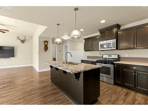 1813 Willow Street Woodland WA 98674