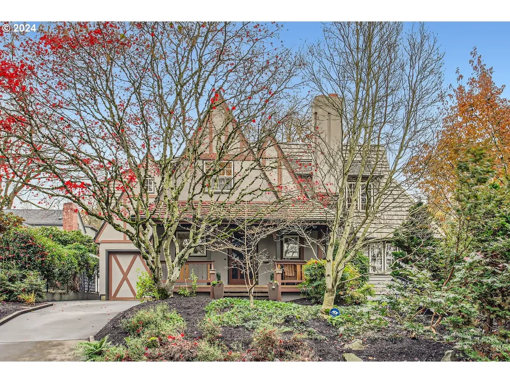 7024 SE Reed College Place Portland OR 97202