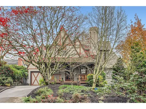 7024 SE Reed College Place Portland OR 97202