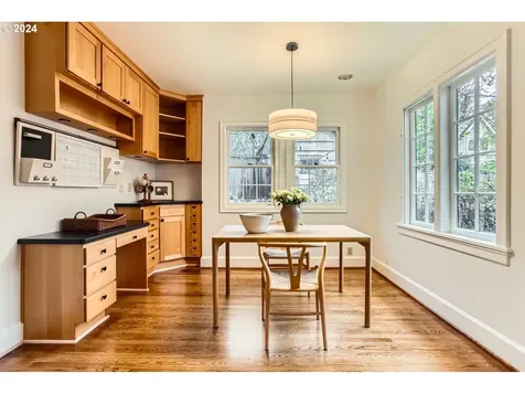 7024 SE Reed College Place Portland OR 97202