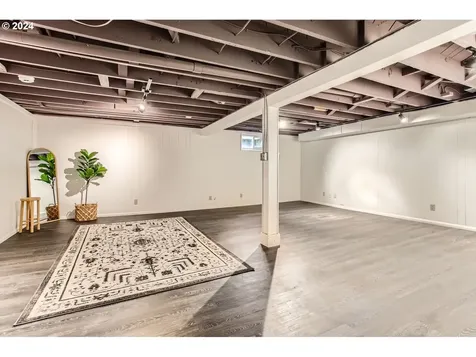 7024 SE Reed College Place Portland OR 97202