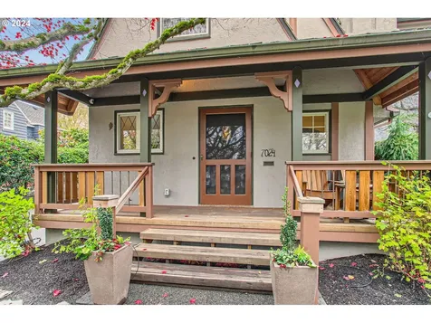 7024 SE Reed College Place Portland OR 97202