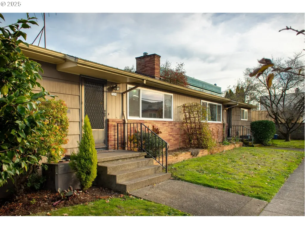 7634 N Peninsular Avenue Portland OR 97217