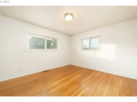 7634 N Peninsular Avenue Portland OR 97217