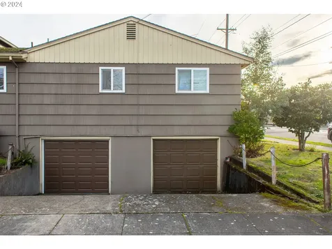 7634 N Peninsular Avenue Portland OR 97217