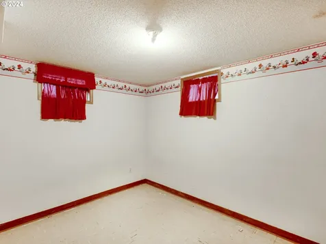 1921 Se 186th Avenue Portland OR 97233