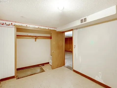 1921 Se 186th Avenue Portland OR 97233