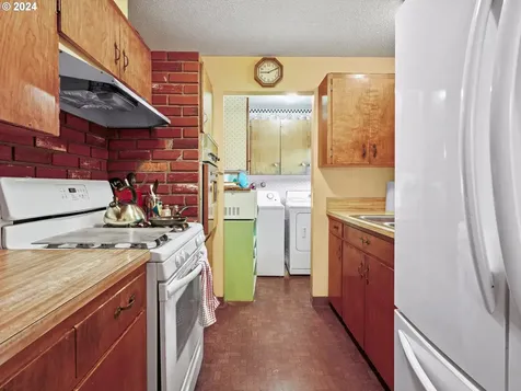 1921 Se 186th Avenue Portland OR 97233