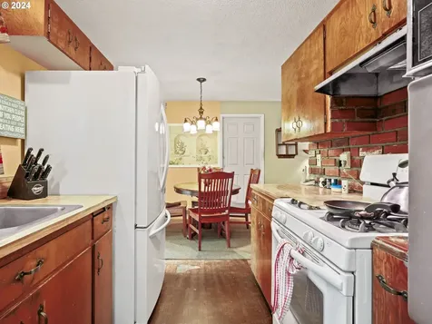 1921 Se 186th Avenue Portland OR 97233