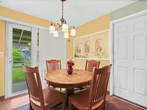 1921 Se 186th Avenue Portland OR 97233