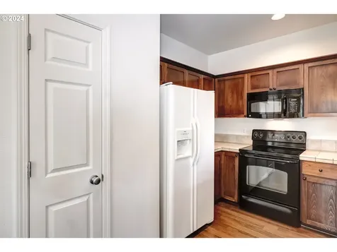 1310 Se Roundelay Street Hillsboro OR 97123