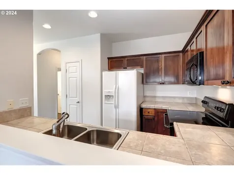 1310 Se Roundelay Street Hillsboro OR 97123