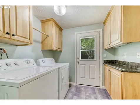 2645 Chuckanut Street Eugene OR 97408