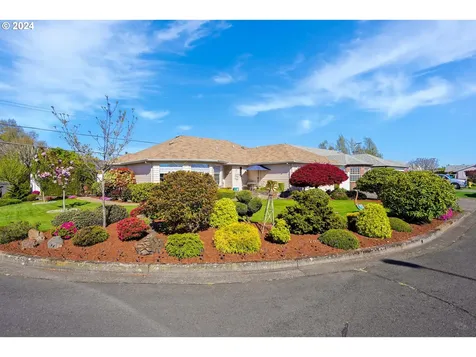 2133 Heather Way Woodburn OR 97071