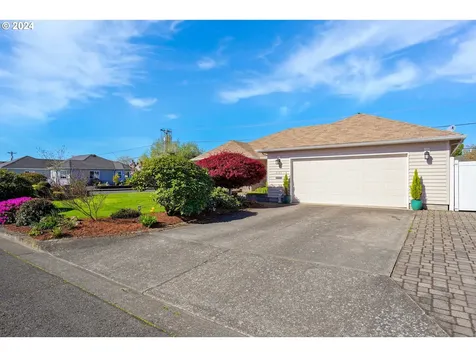 2133 Heather Way Woodburn OR 97071