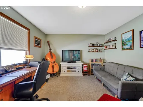 2133 Heather Way Woodburn OR 97071