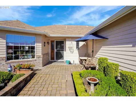 2133 Heather Way Woodburn OR 97071